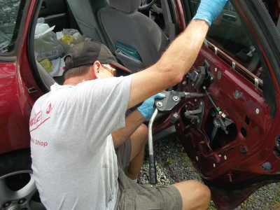 Auto Door Glass Replacement During